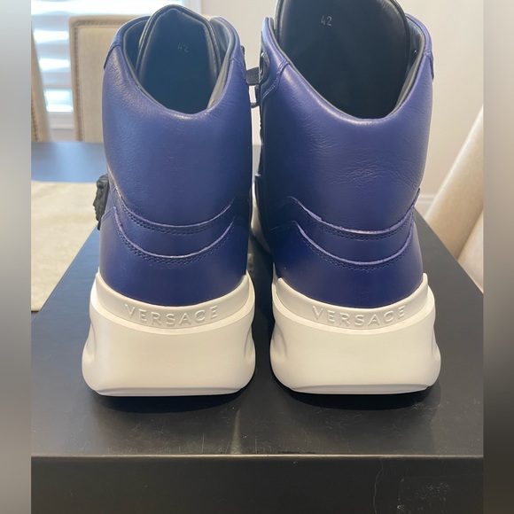 Versace Men’s Two Tones Leather Medusa High Top Sneakers - Picture 5 of 9